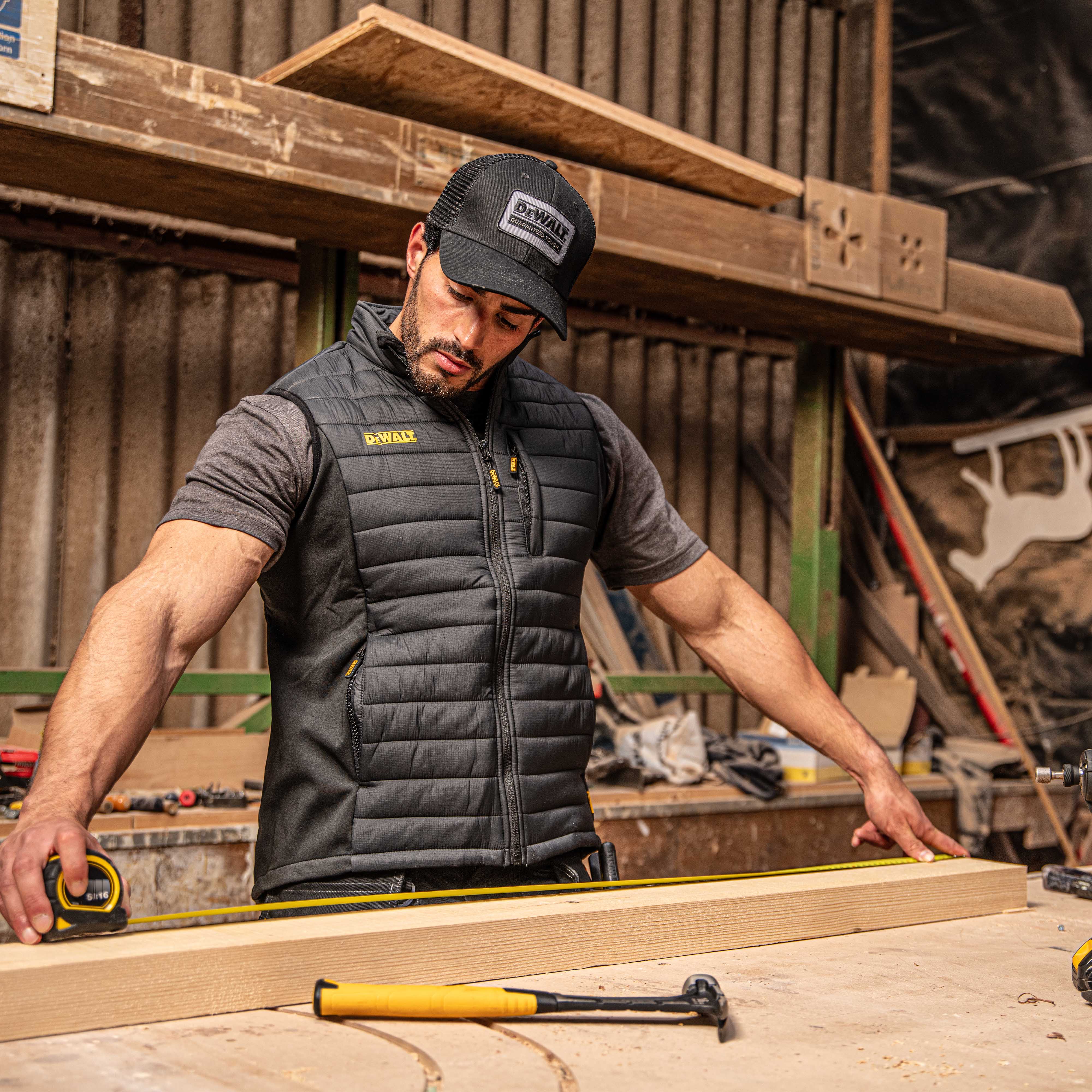 DEWALT Hybrid Men's Fleece Vest - Image 6
