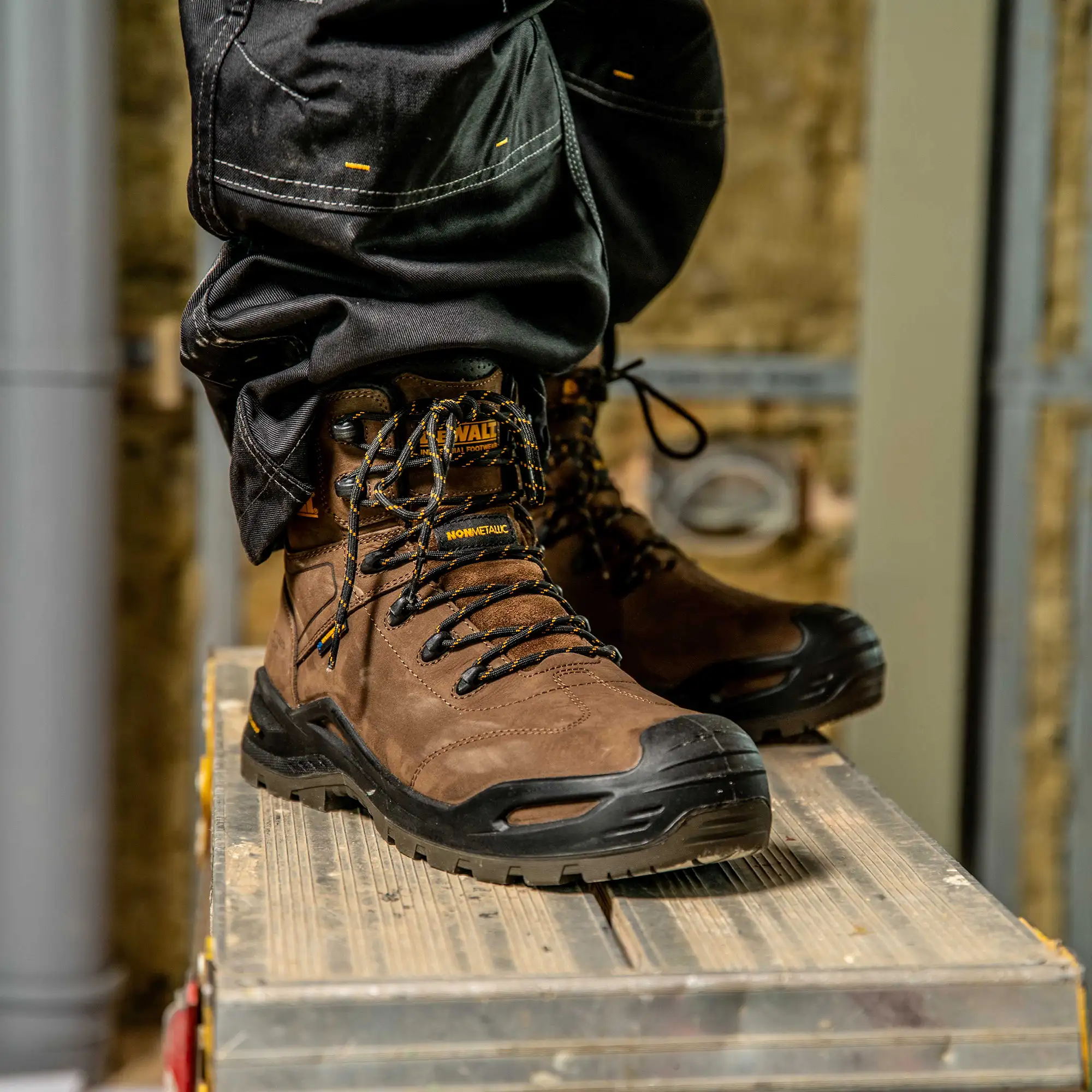 DEWALT Scarsdale Men's Waterproof, Non-Metallic, Nubuck Leather, Composite Safety Toe Work Boot - Image 7