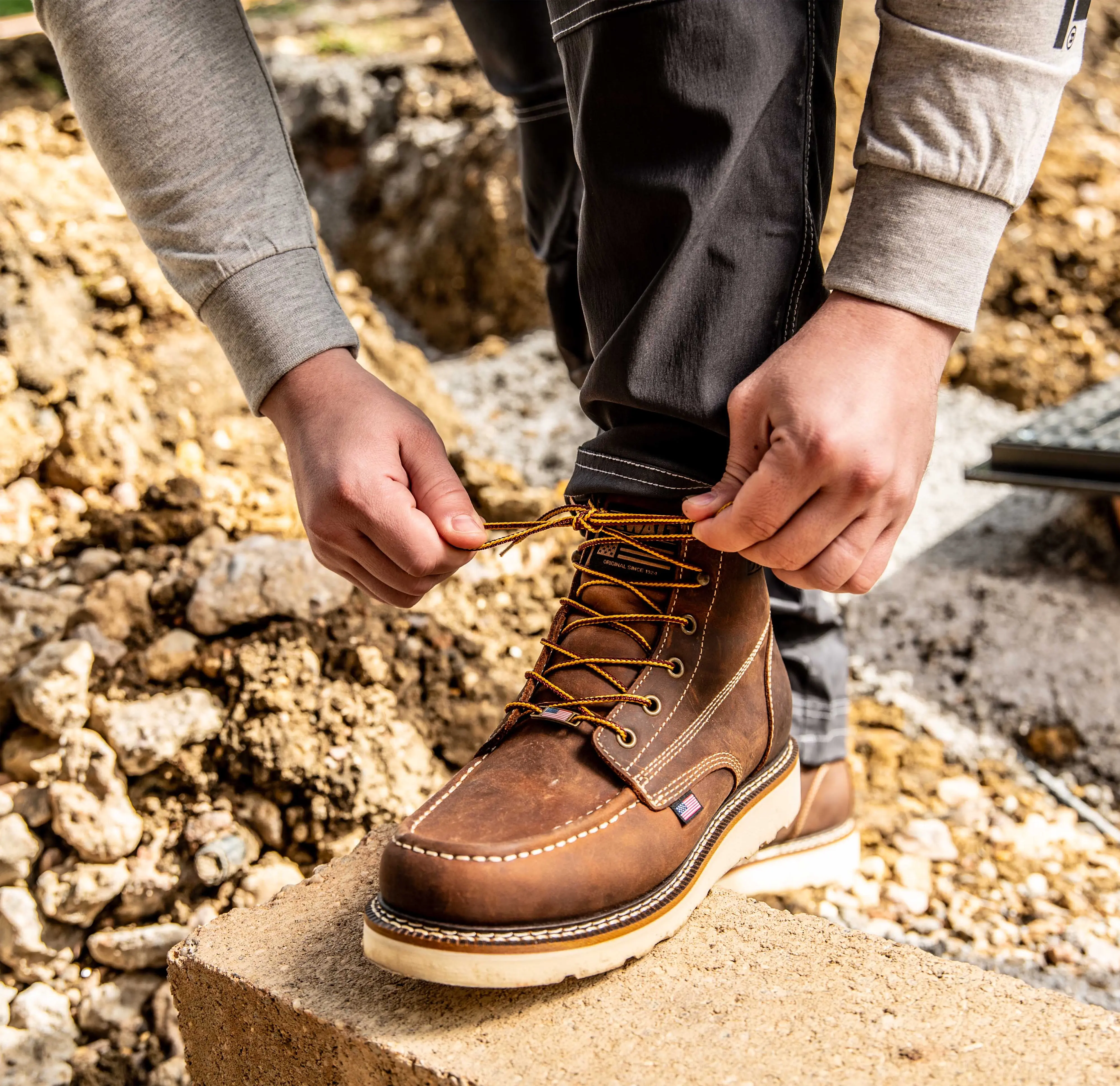 DEWALT Weatherby Men’s Work Boot – Full Grain Leather, Moc Toe, USA Made - Image 8